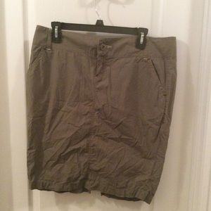 DKNY ARMY GREEN SKIRT